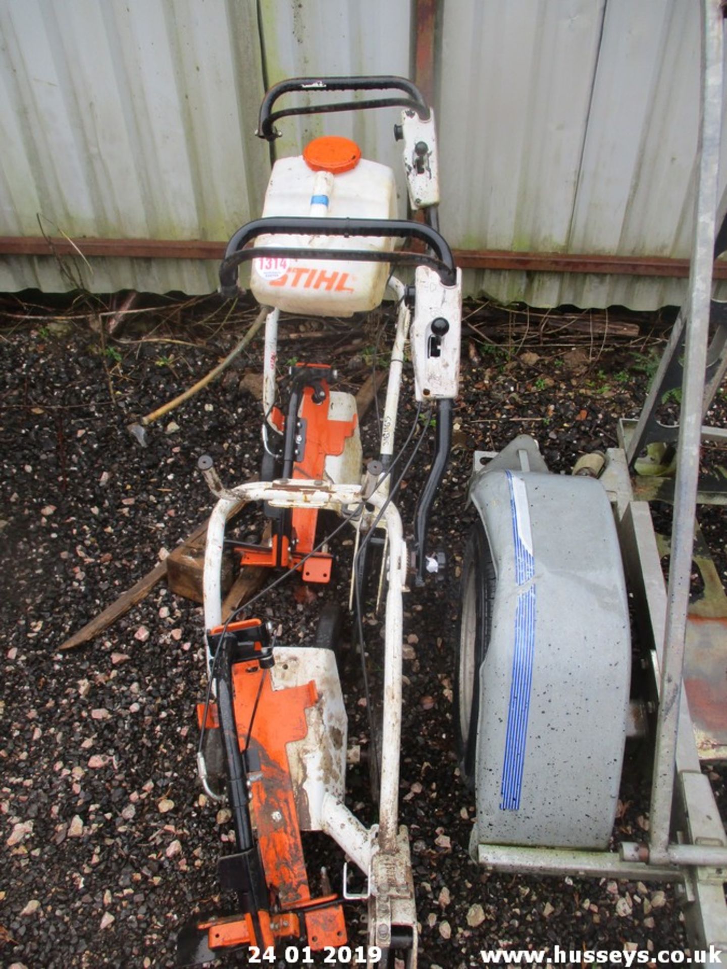 2 STIHL DISC CUTTER SPRAYERS