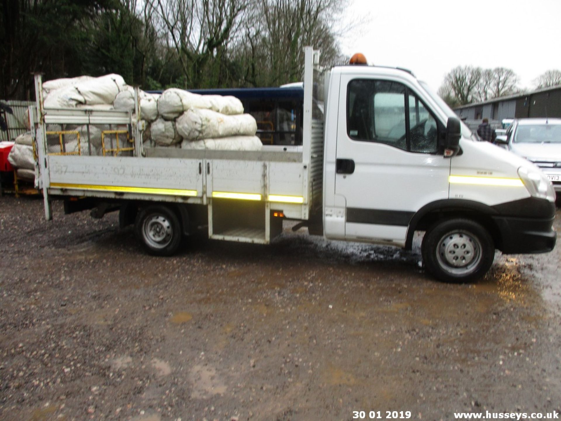 2013 IVECO DAILY 35S13 MWB - 2287cc Diesel - Image 2 of 3