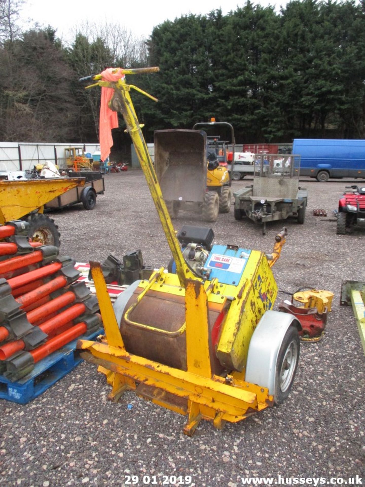 PEDESTRIAN ROLLER & TRAILER - Image 2 of 3