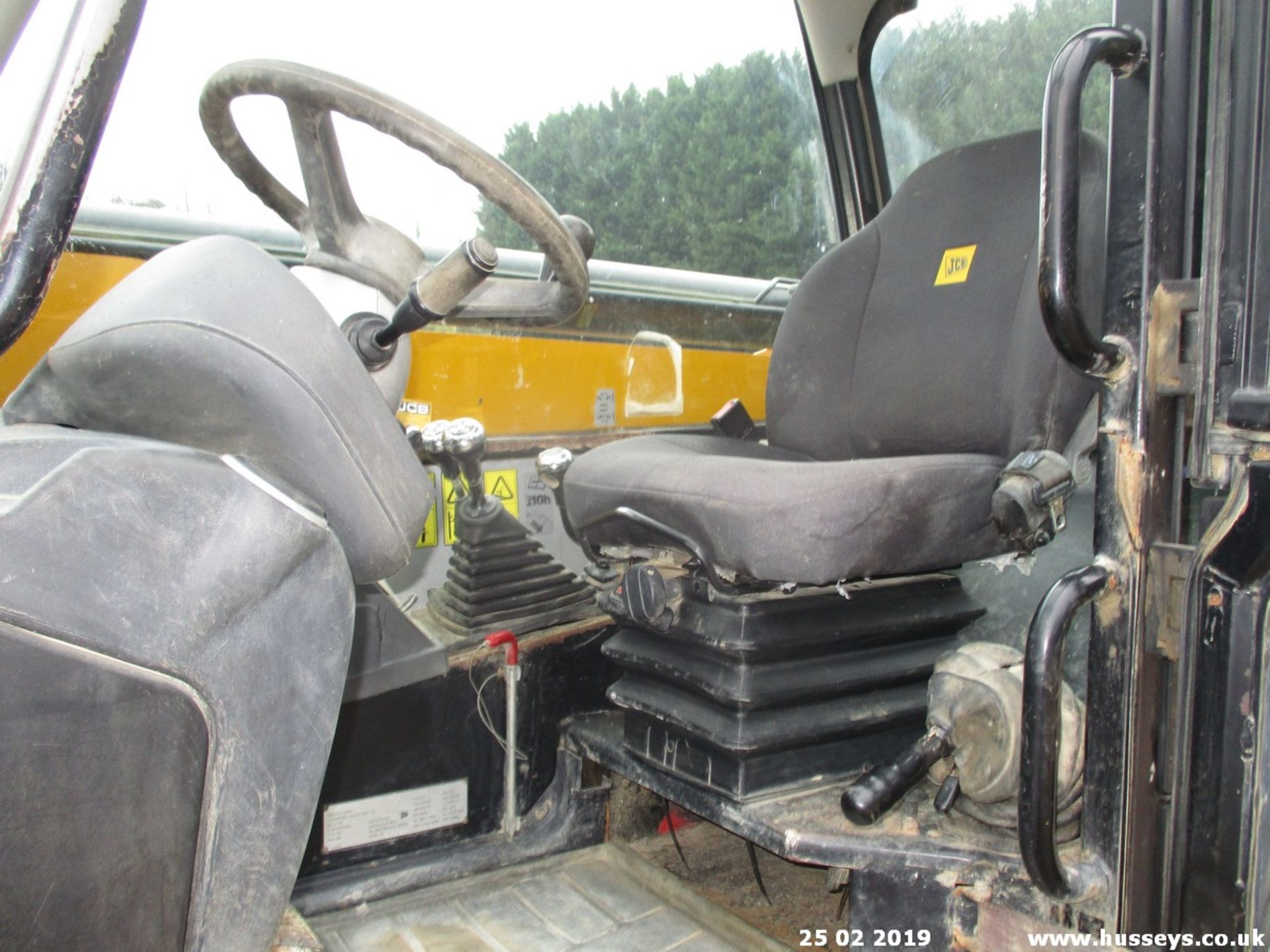 JCB 535-140 TELEHANDLER (YR2009)(MANUFACTURE 2008) 6834HRS SHOWING 2 OWNERS FROM NEW V5 & MANUALS - Image 7 of 10