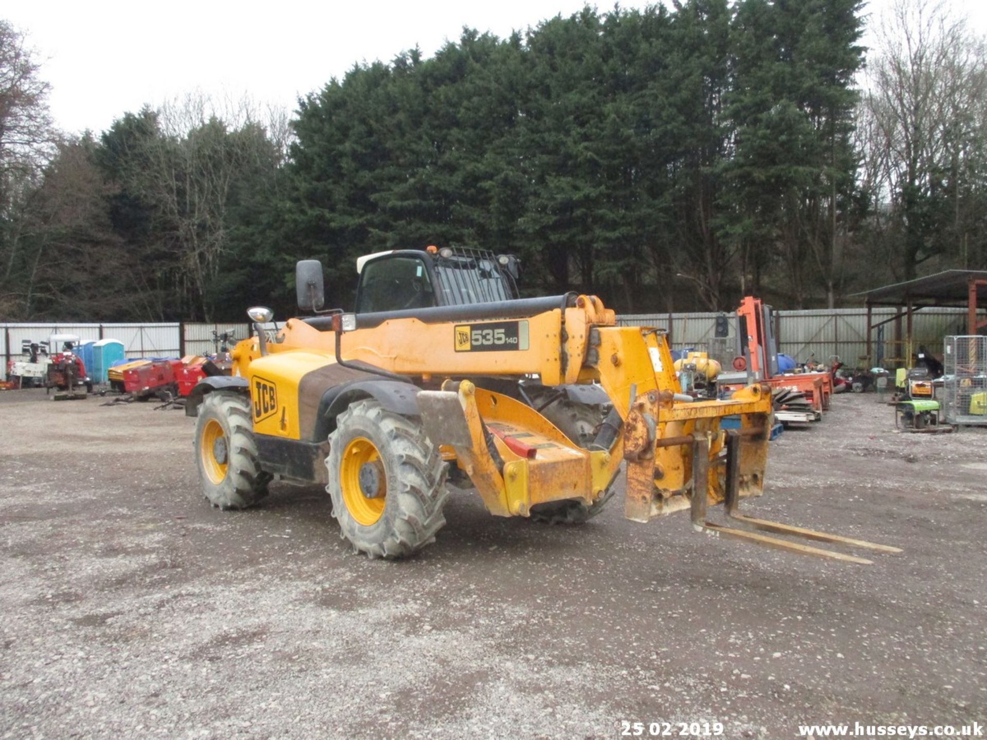 JCB 535-140 TELEHANDLER (YR2009)(MANUFACTURE 2008) 6834HRS SHOWING 2 OWNERS FROM NEW V5 & MANUALS - Image 2 of 10