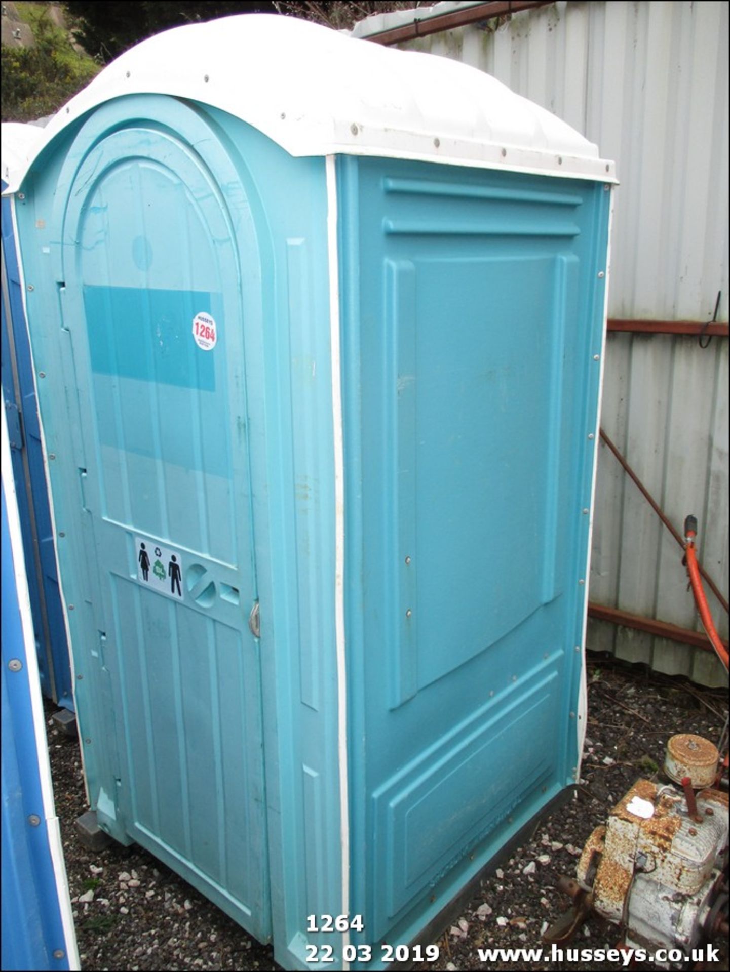 PORTABLE TOILET