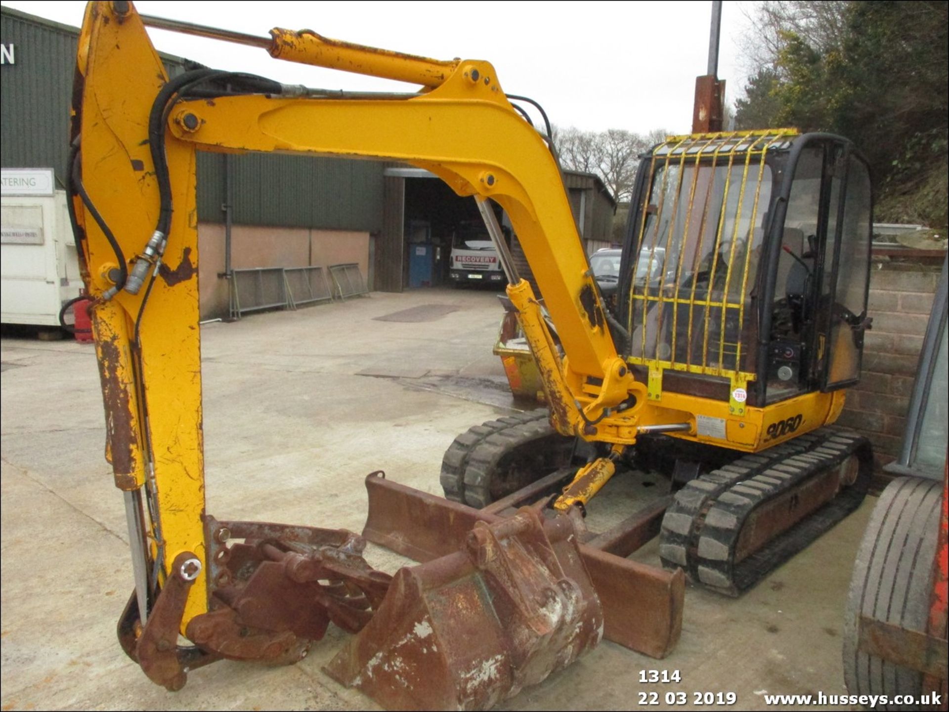 JCB 8060 EXCAVATOR C/W GEITH GRAPPLE & 3' BUCKET