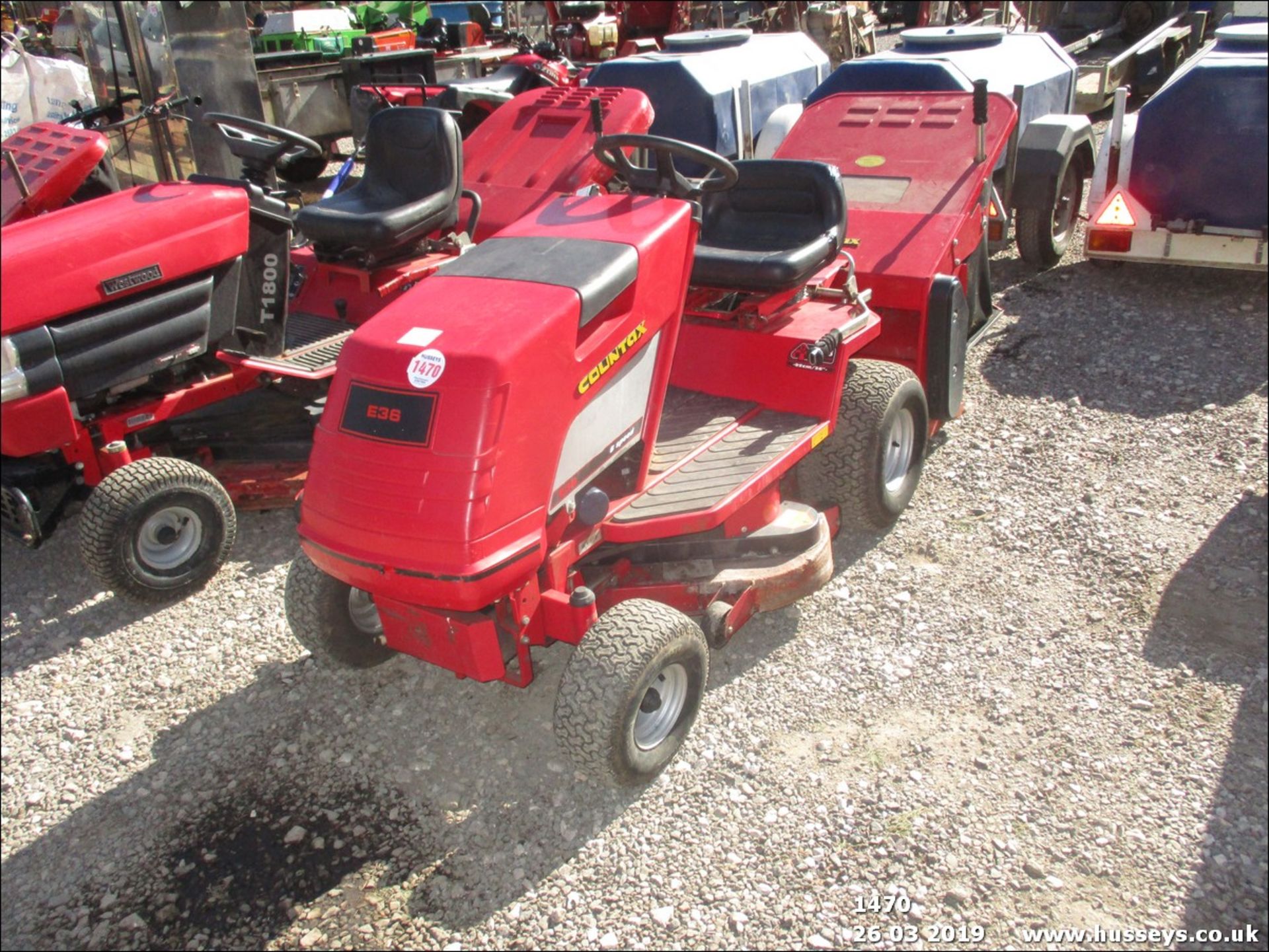 COUNTAX E36 RIDE ON MOWER C/W COLLECTOR