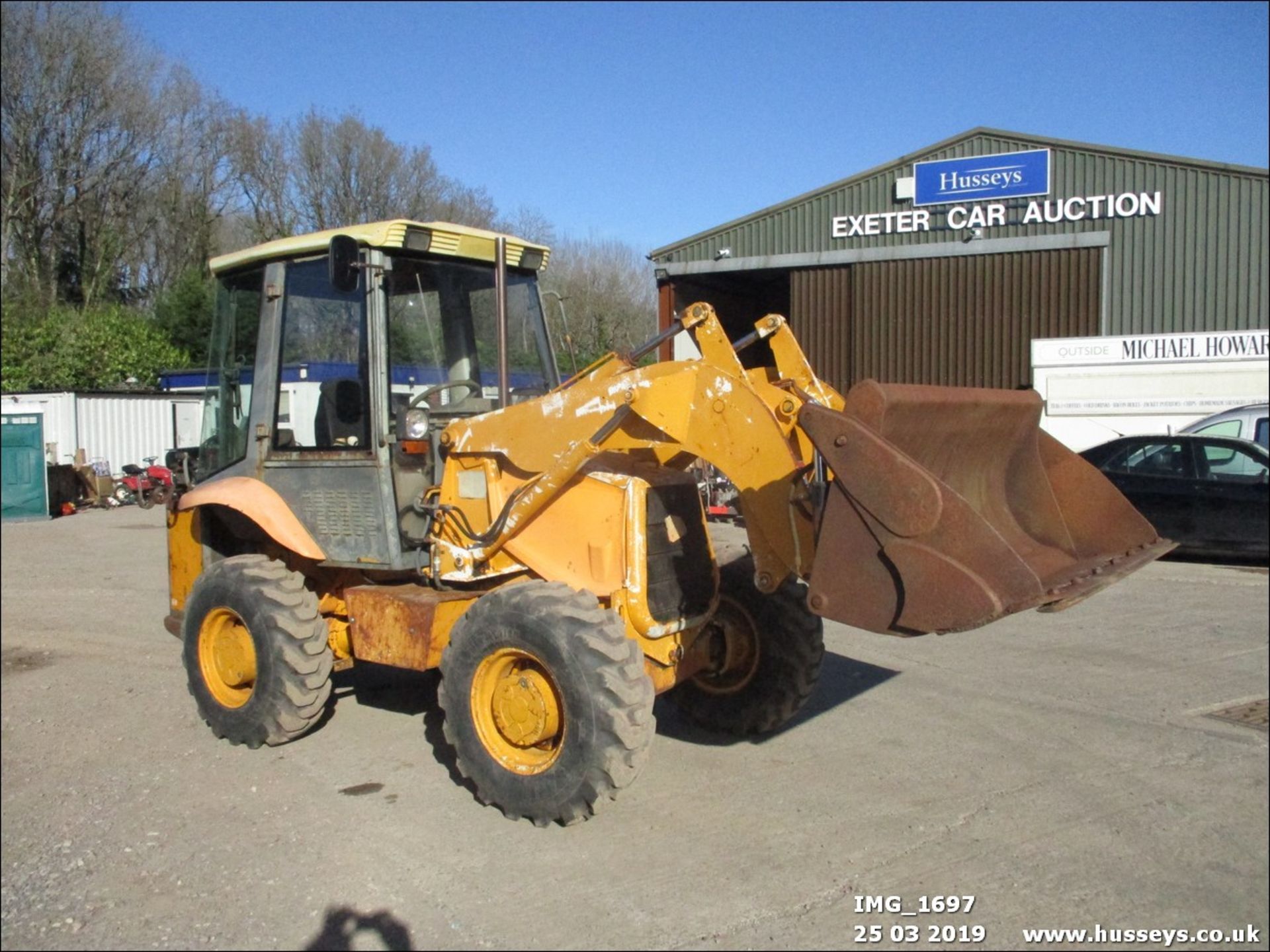 JCB 2CX C/W 4 IN 1 BUCKET N785 SJF (SHOWING 7078 HRS),RUNS,DRIVES,LIFTS,NO V5 - Image 2 of 6