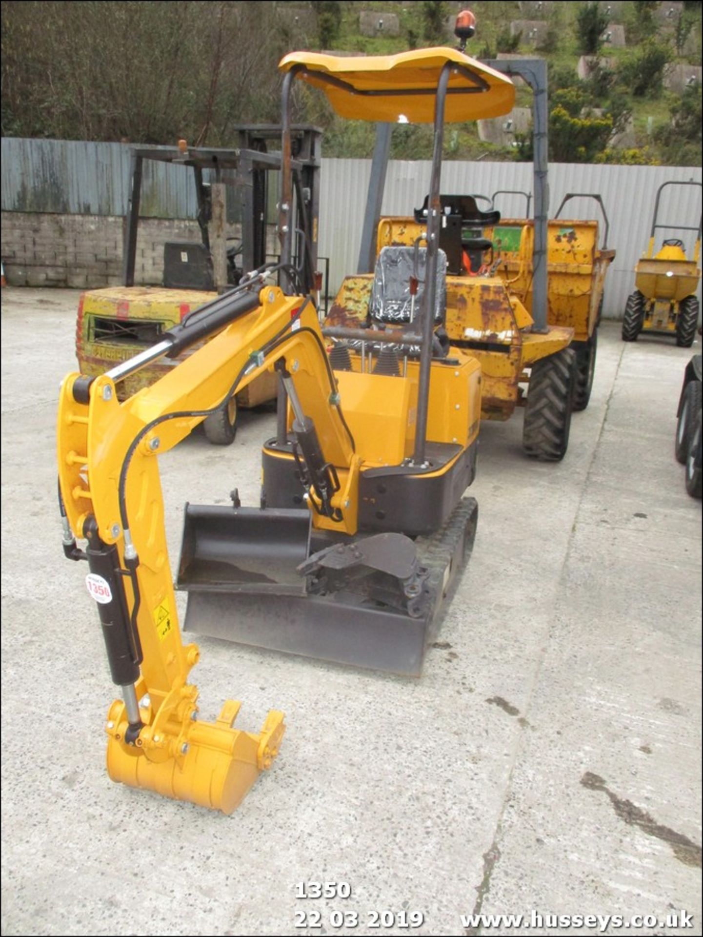 RHINO XN08 MICRO DIGGER (2018) UNUSED,RUNS DRIVES,DIGS