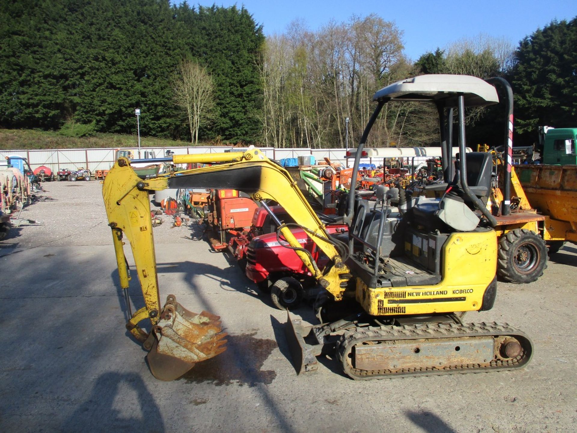 New Holland E18SR Mini Digger- 2007, 3400 hrs, 3 buckets - Image 2 of 5