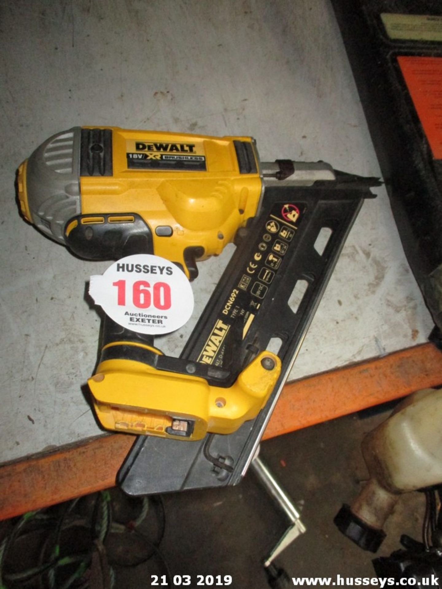 DEWALT NAIL GUN