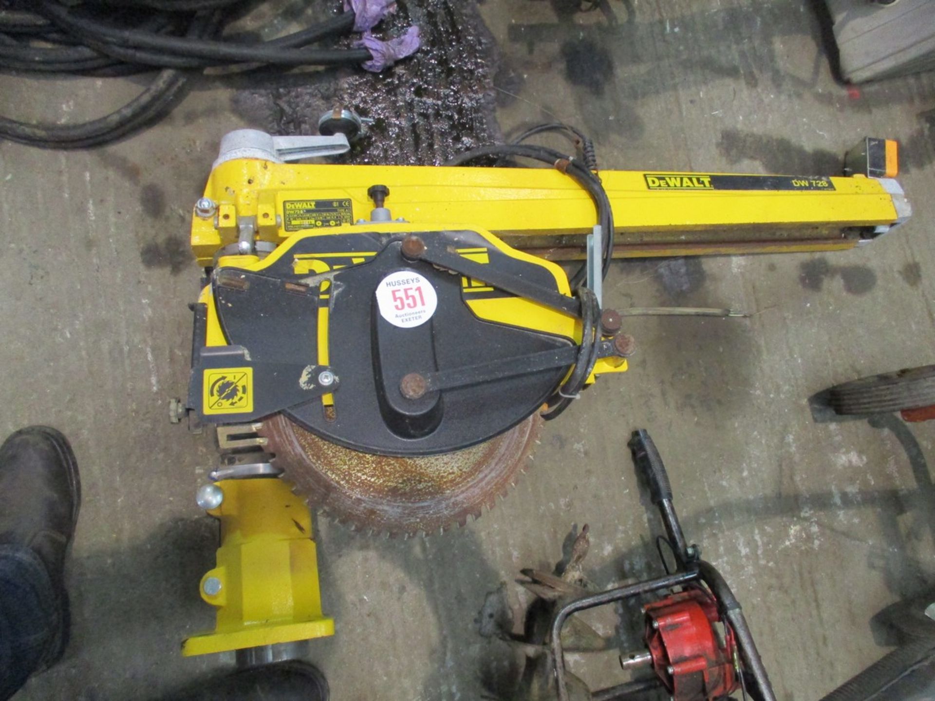 DEWALT CROSS CUT SAW