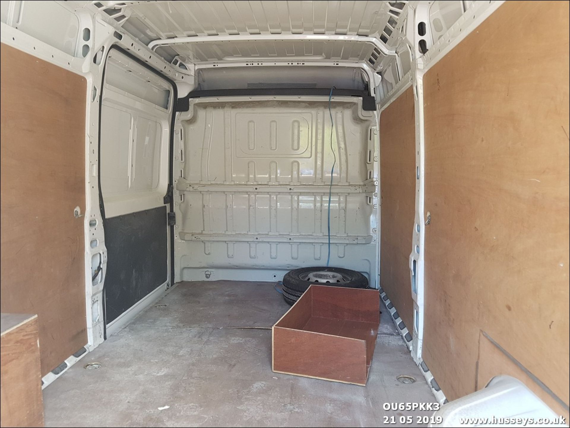 2015 PEUGEOT BOXER 335 PROFESSIONAL L3 - 2198cc Diesel - Image 7 of 8