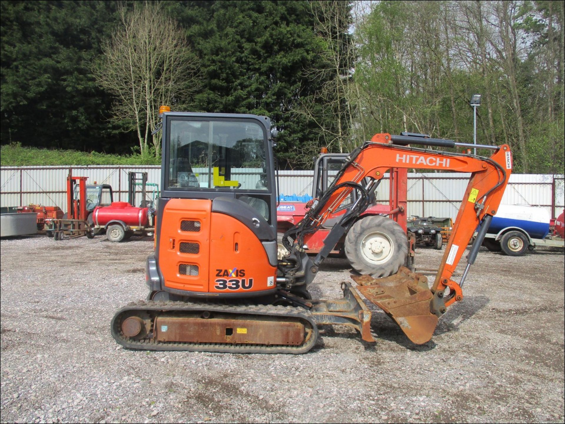 HITACHI ZAXIS 33U C/W 3 BKTS, QH, PIPED, 2014, 2351 HRS SHOWING - Image 3 of 8