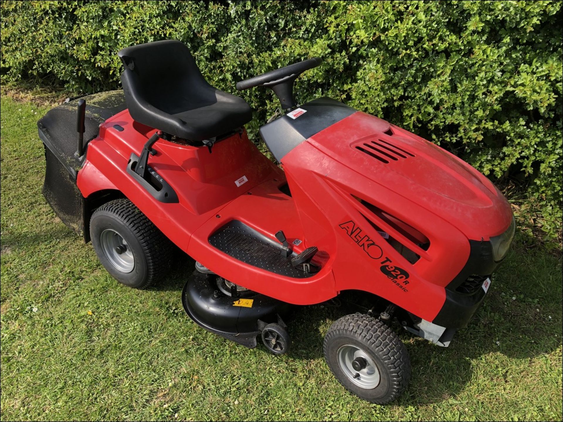 ALKO T920R CLASSIC RIDE ON MOWER - Image 6 of 6