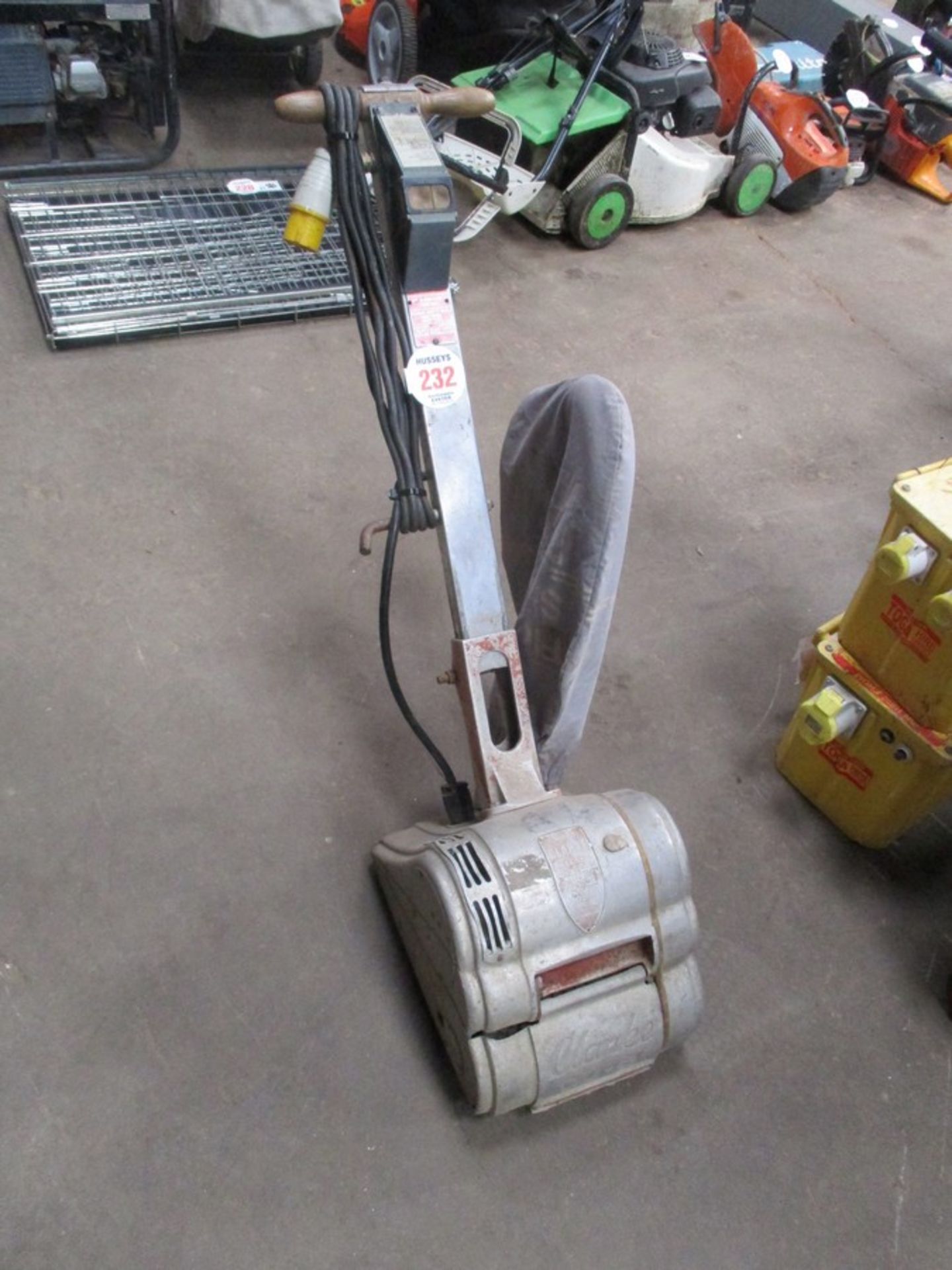 FLOOR SANDER