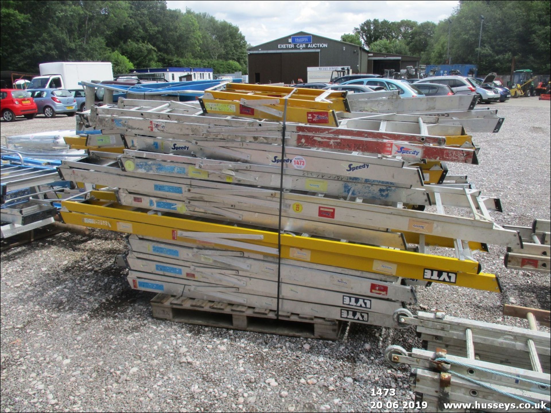 15 ASSTD STEPLADDERS MA0151552