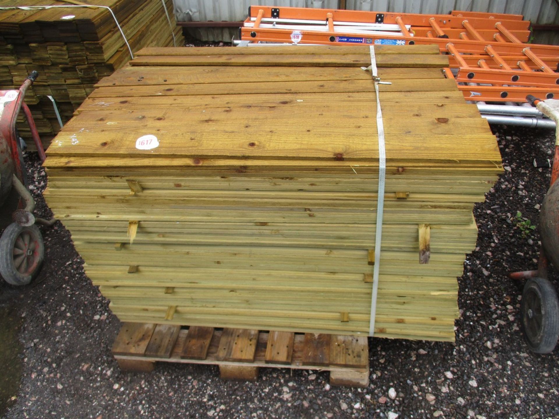 PALLET OF BOARDING