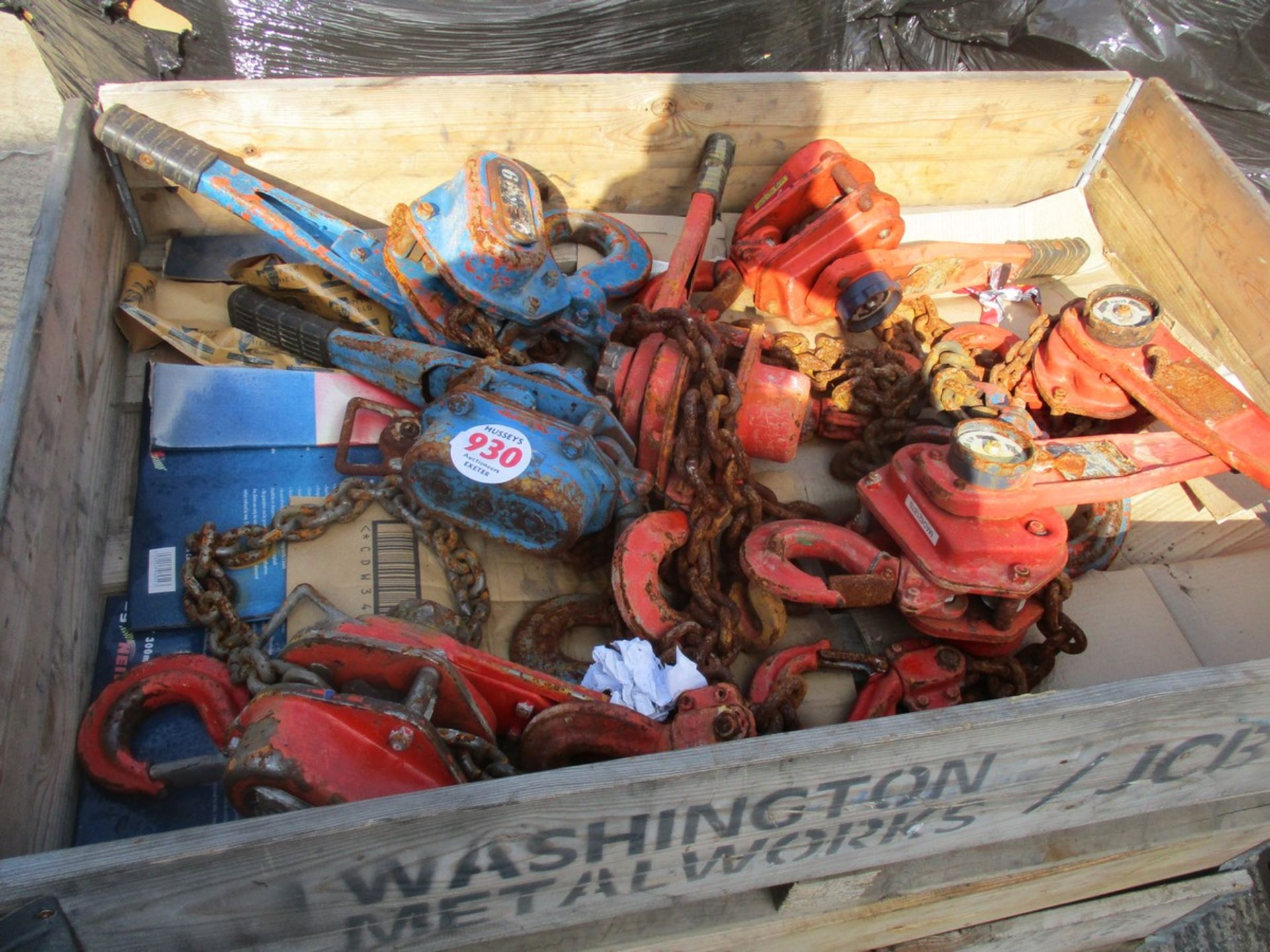 PALLET OF WINCHES