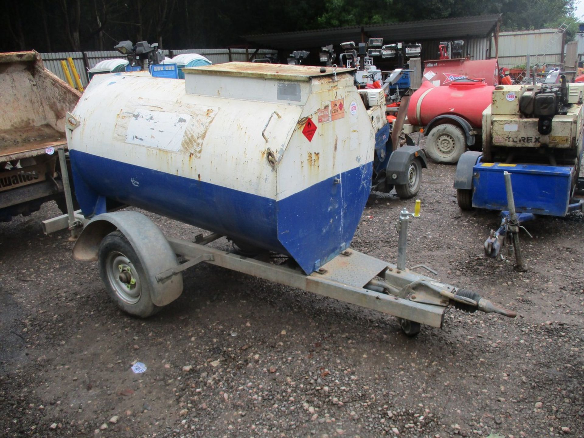 MAIN 1000L FUEL BOWSER P1804