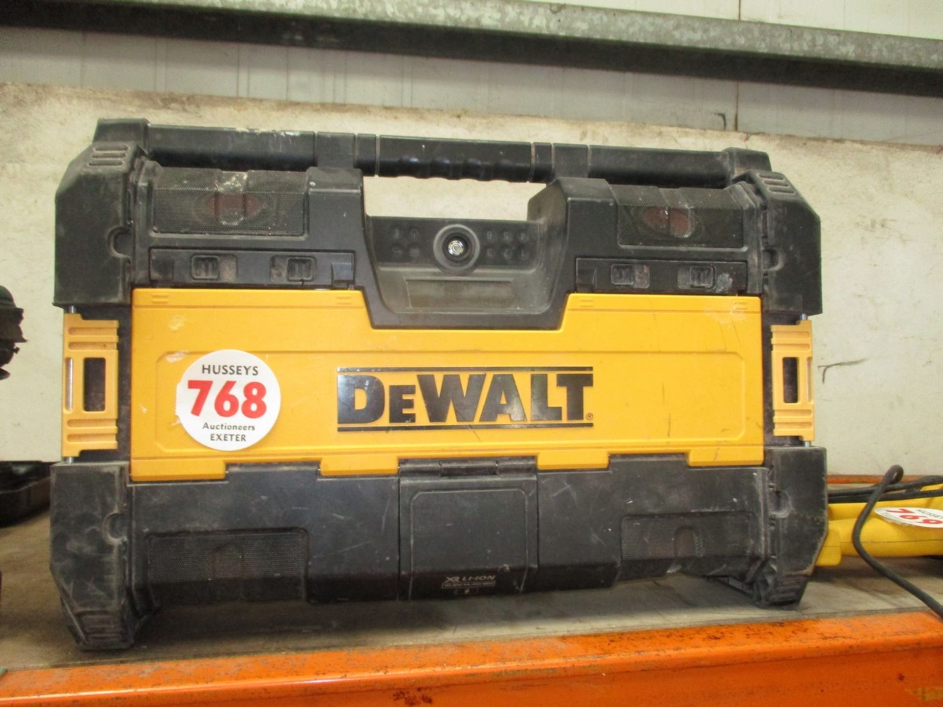 DEWALT RADIO