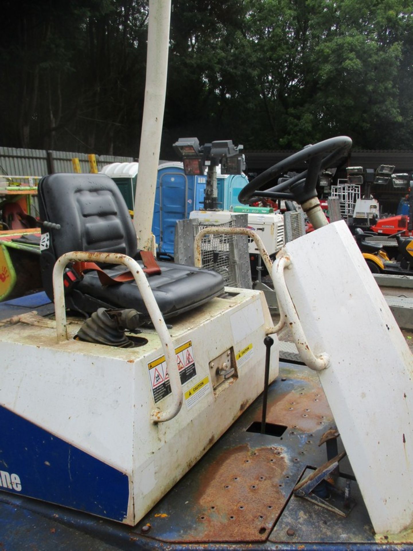 THWAITES 3 TONNE DUMPER RUNS DRIVES TIPS - Image 5 of 5