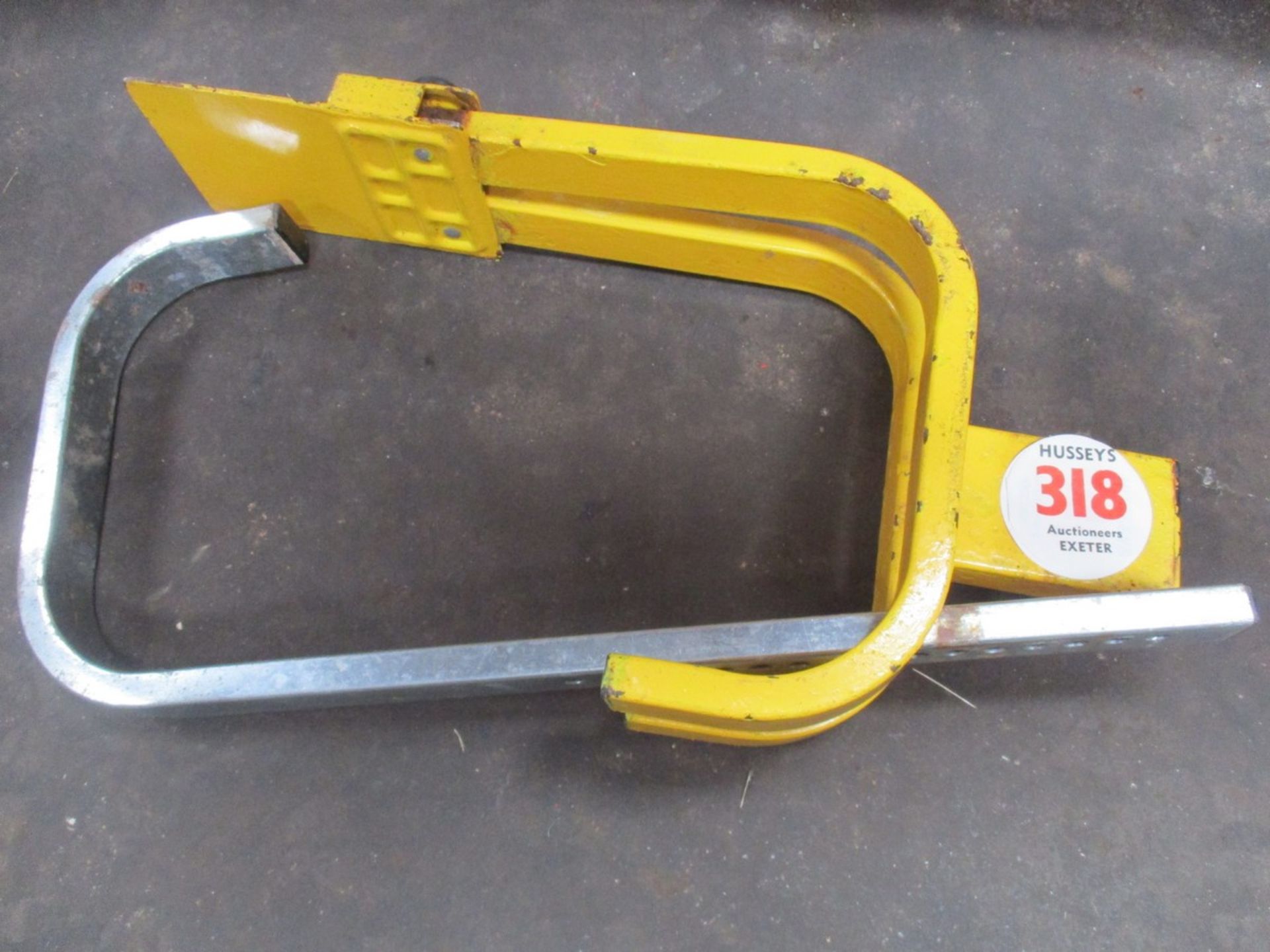 WHEEL CLAMP