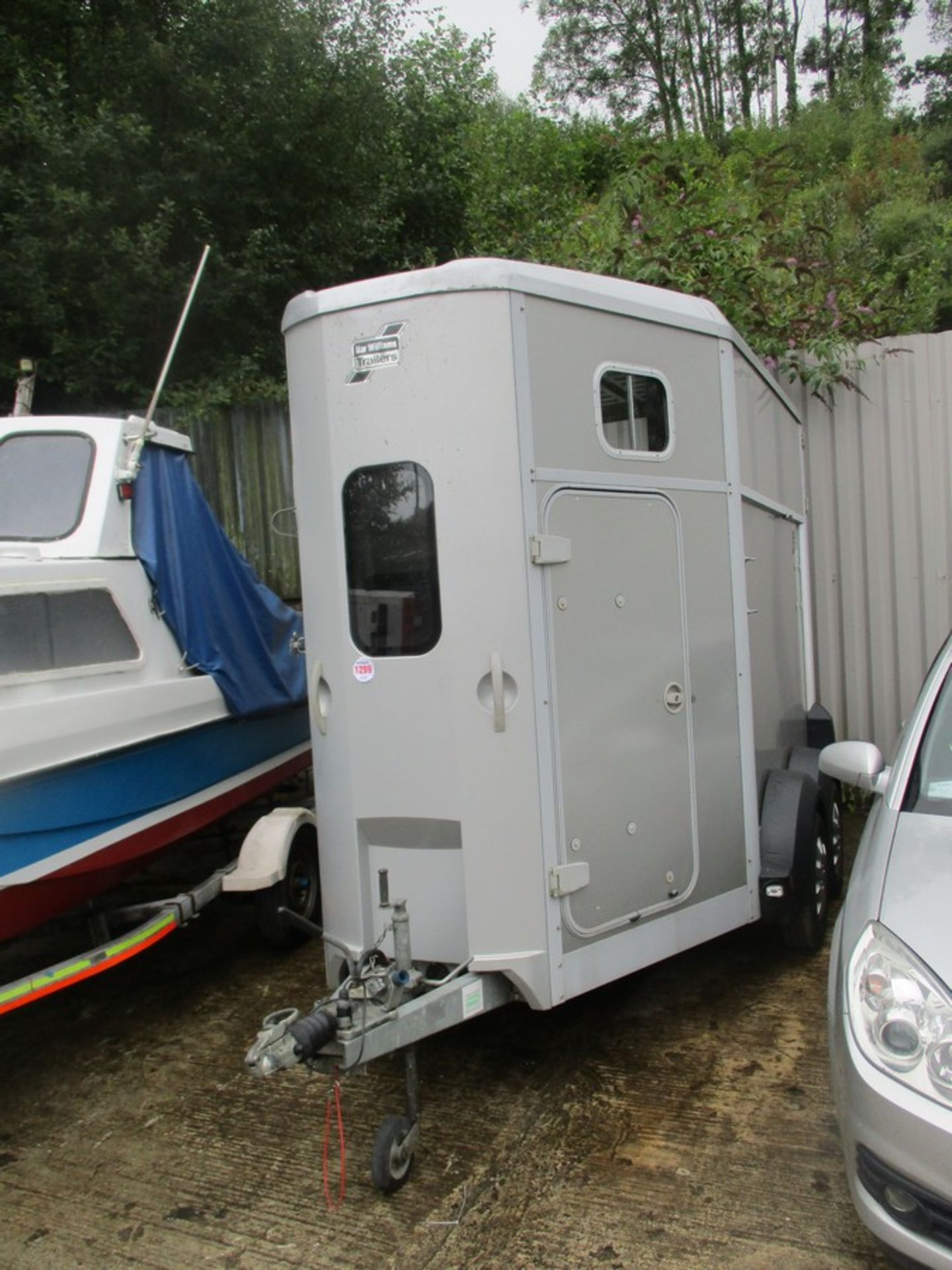 IFOR WILLIAMS HB506 HORSE BOX