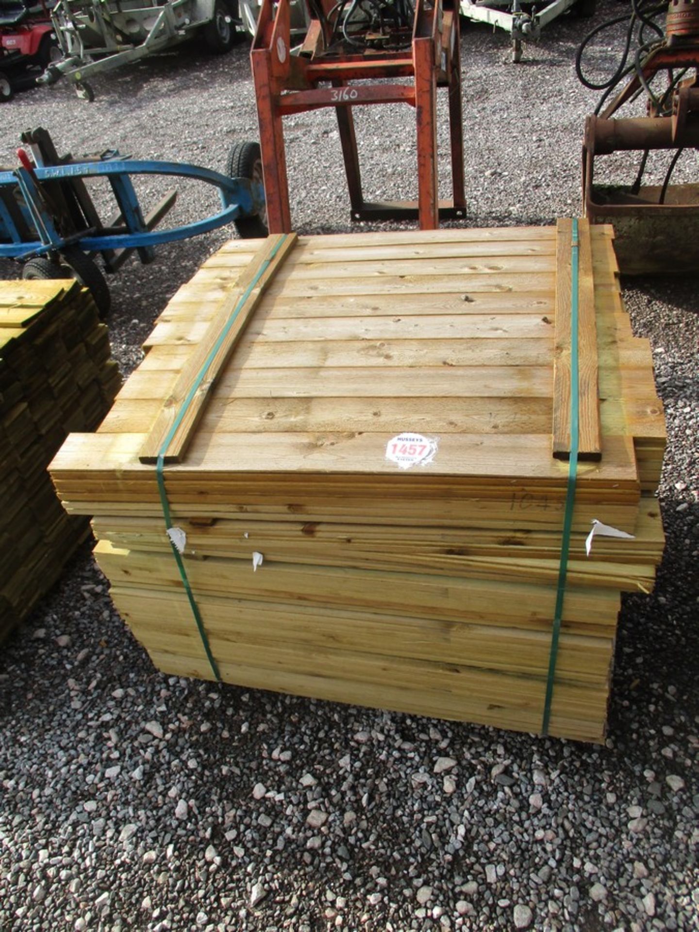 PALLET OF BOARDING