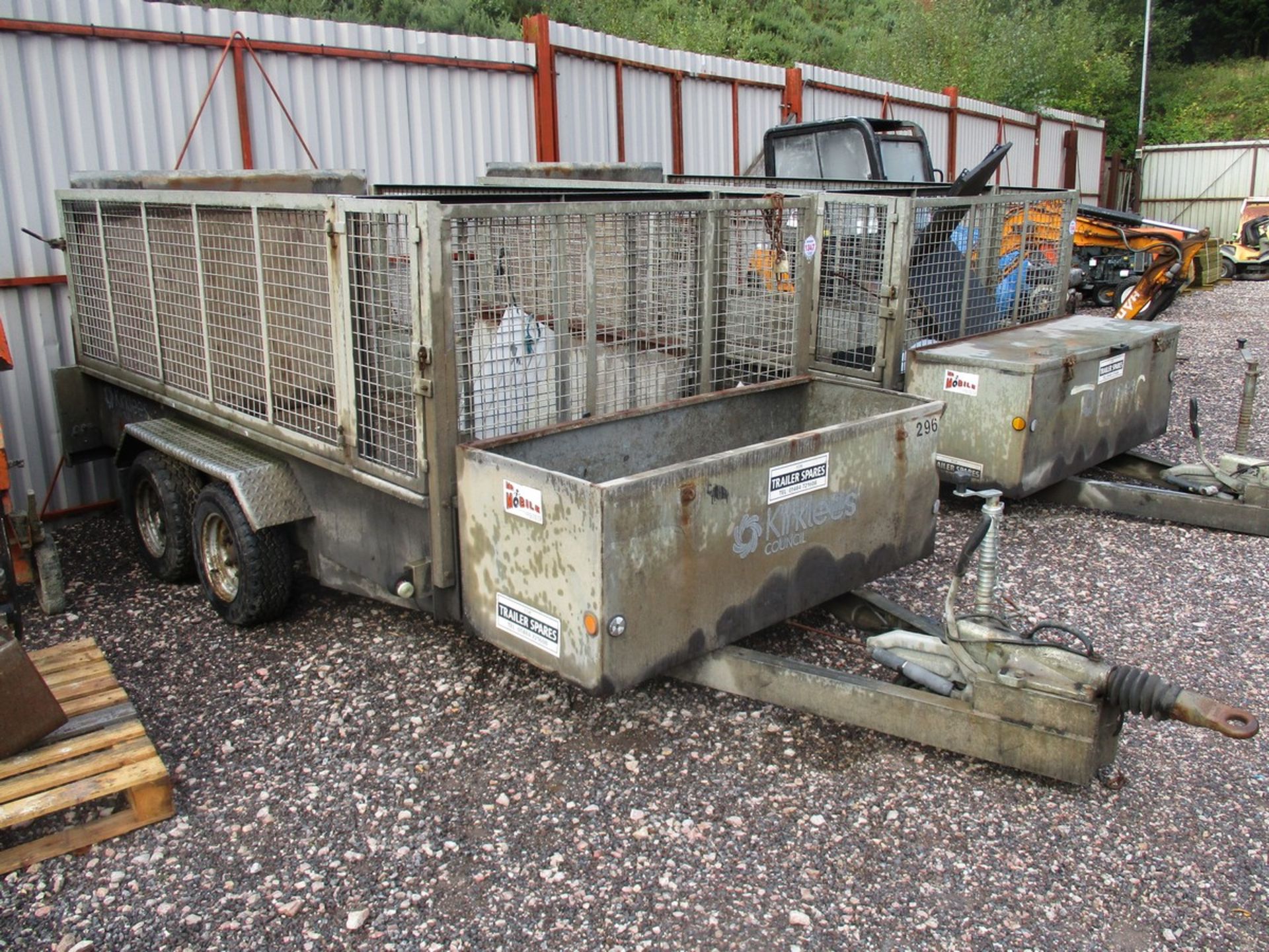 TAYLOR CAGED 3.5TON TRAILER C/W STORAGE BOX TO FRONT - Image 2 of 2