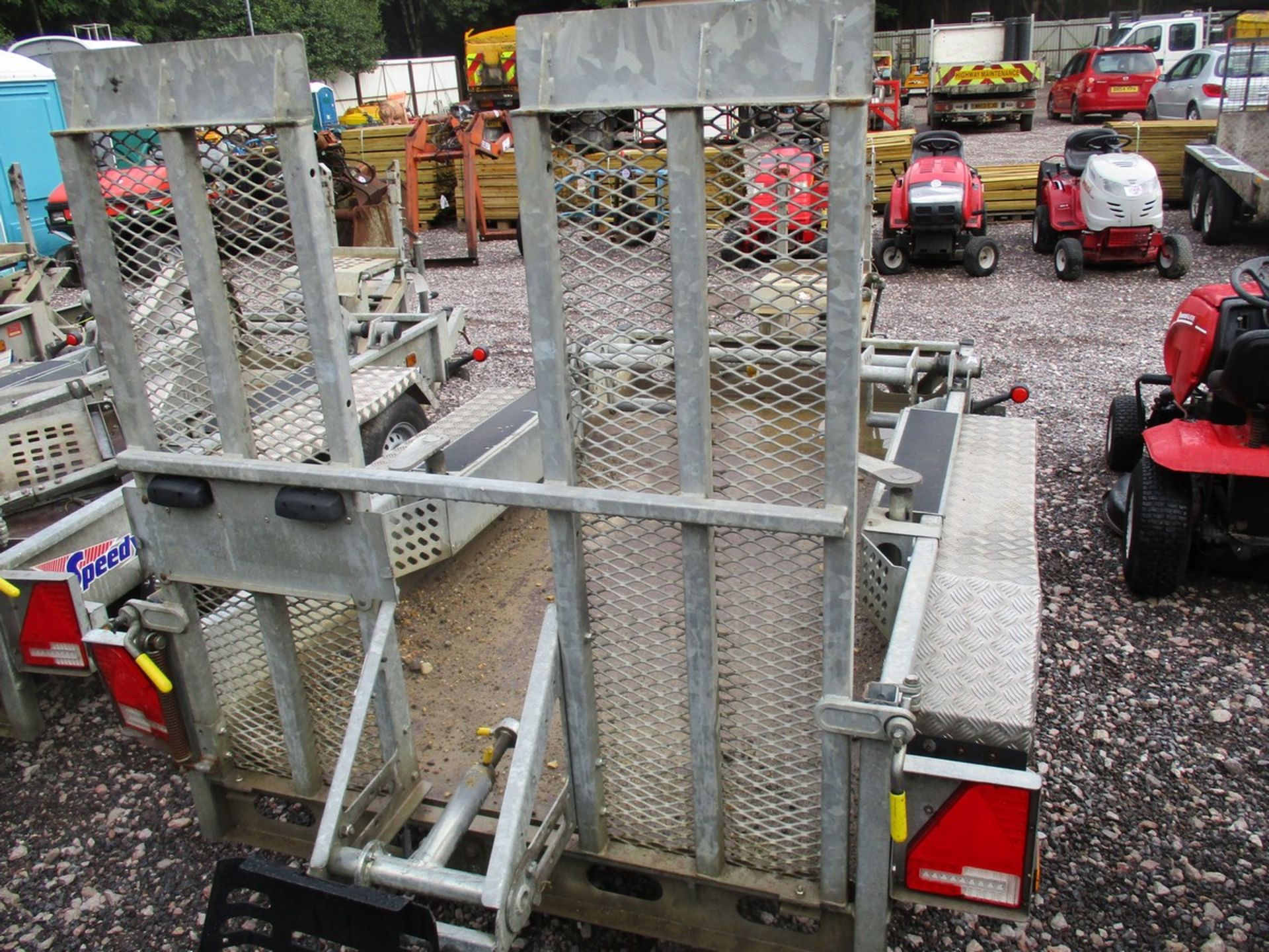 INDESPENSION MINI DIGGER TRAILER C/W TRACK CLAMPS - Image 3 of 3