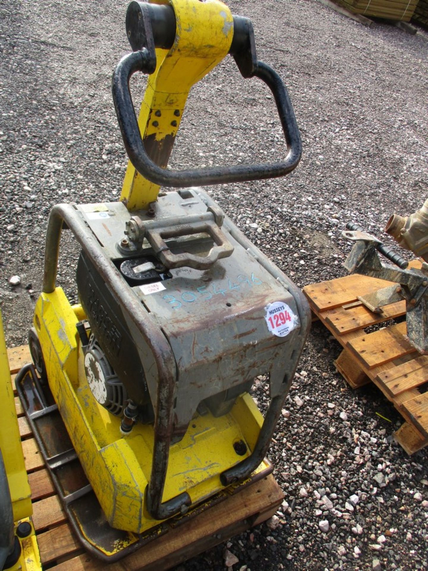 REVERSIBLE WACKER PLATE