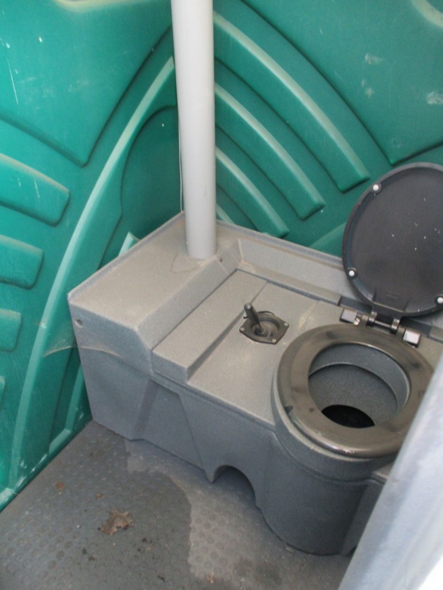 PORTABLE TOILET