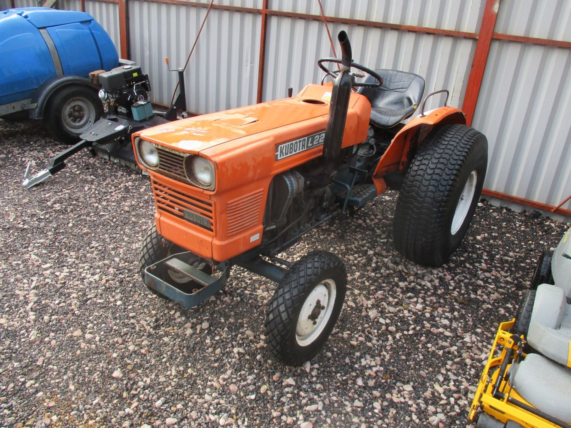 KUBOTA L2201 COMPACT TRACTOR (1100HRS)