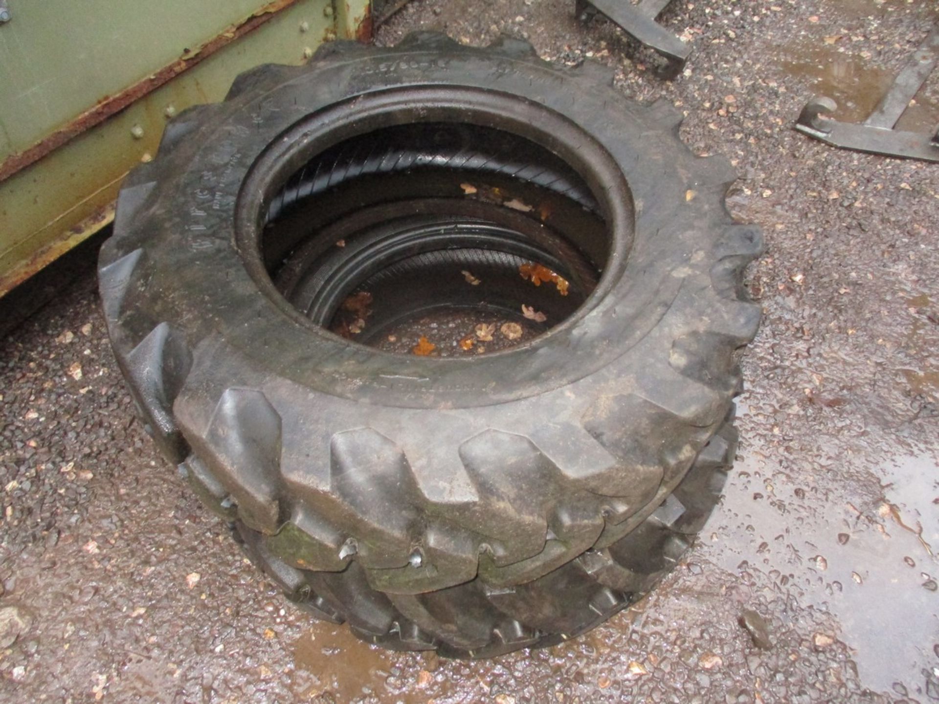 PR TYRES 10.5X80X18 (1 NEW)