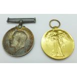 A pair of WWI medals to 83209 Pte. T. Whitehead, Notts & Derby Regt.