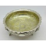 A Victorian silver dish, London 1876, by Henry Holland, 132g,