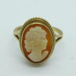 A 9ct gold cameo ring, 3.