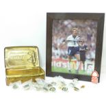 A Stuart Pearce signed photograph and a tin of Nottingham Forest and other football badges