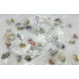 A large quantity of earrings,