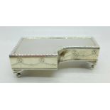 An Edward VII silver trinket box in the form of a grand piano, Birmingham 1906, length 98mm,