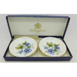 A pair of Worcester dishes,