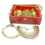 A jewellery box containing costume jewellery, 1.