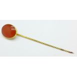 A 9ct gold and agate stick pin, 3.