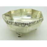 A continental 800 silver octagonal bowl on four feet, marked Posen, 547g, 18.