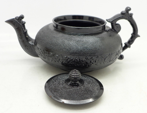 A lustre beaker and a Cyples black teapot, - Image 6 of 6