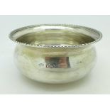 A silver sugar bowl, Sheffield 1927, 110.4g, diameter 11.