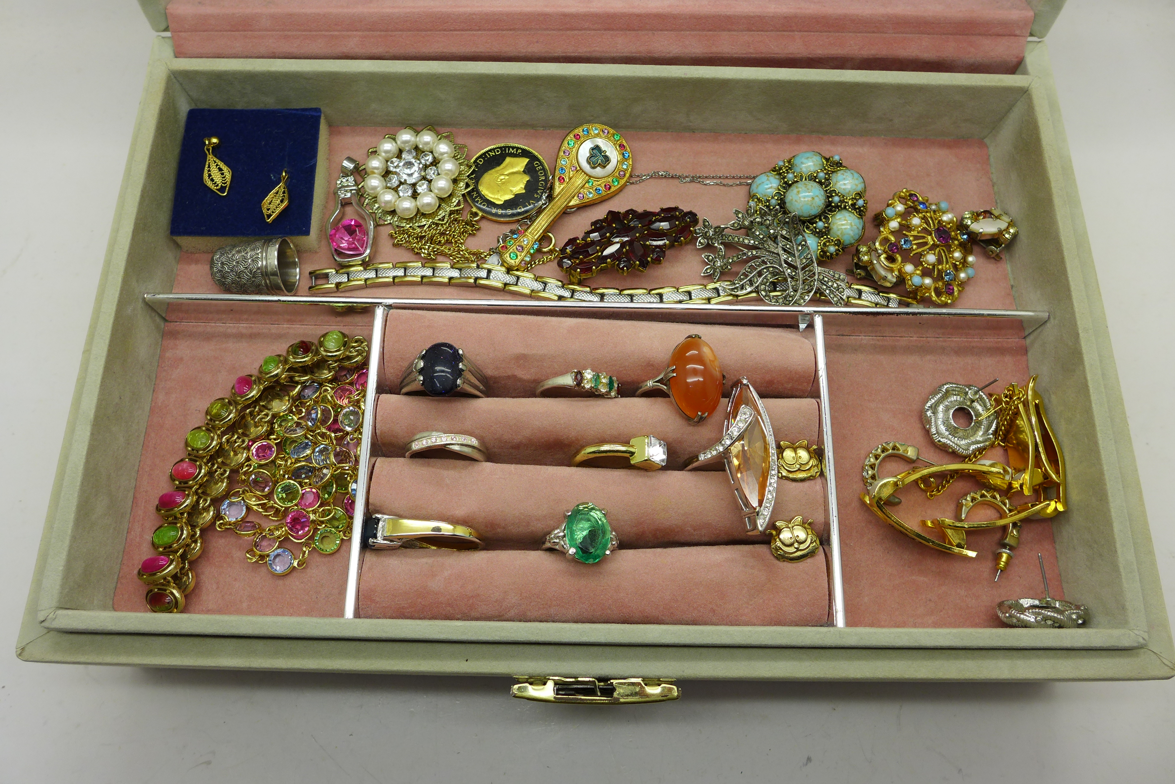 A jewellery box and contents, 1.