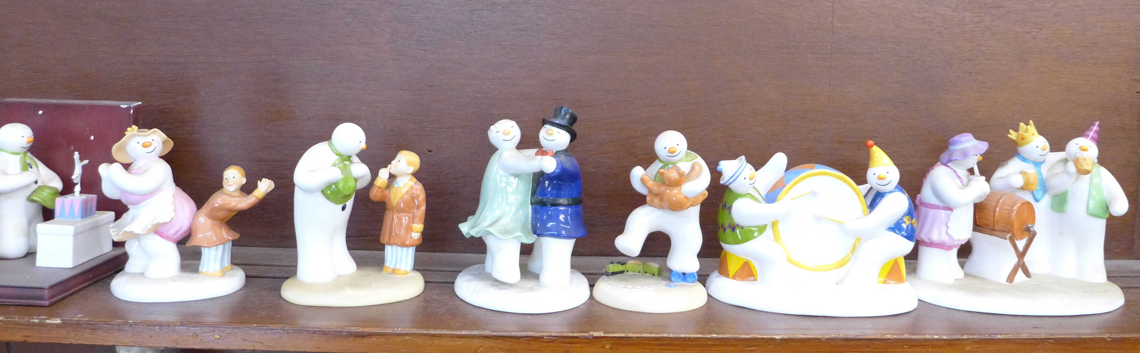 Thirteen Coalport Characters, The Snowman figures and figure groups, - Image 5 of 6