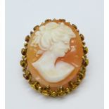 A 9ct gold mounted cameo brooch, 5.