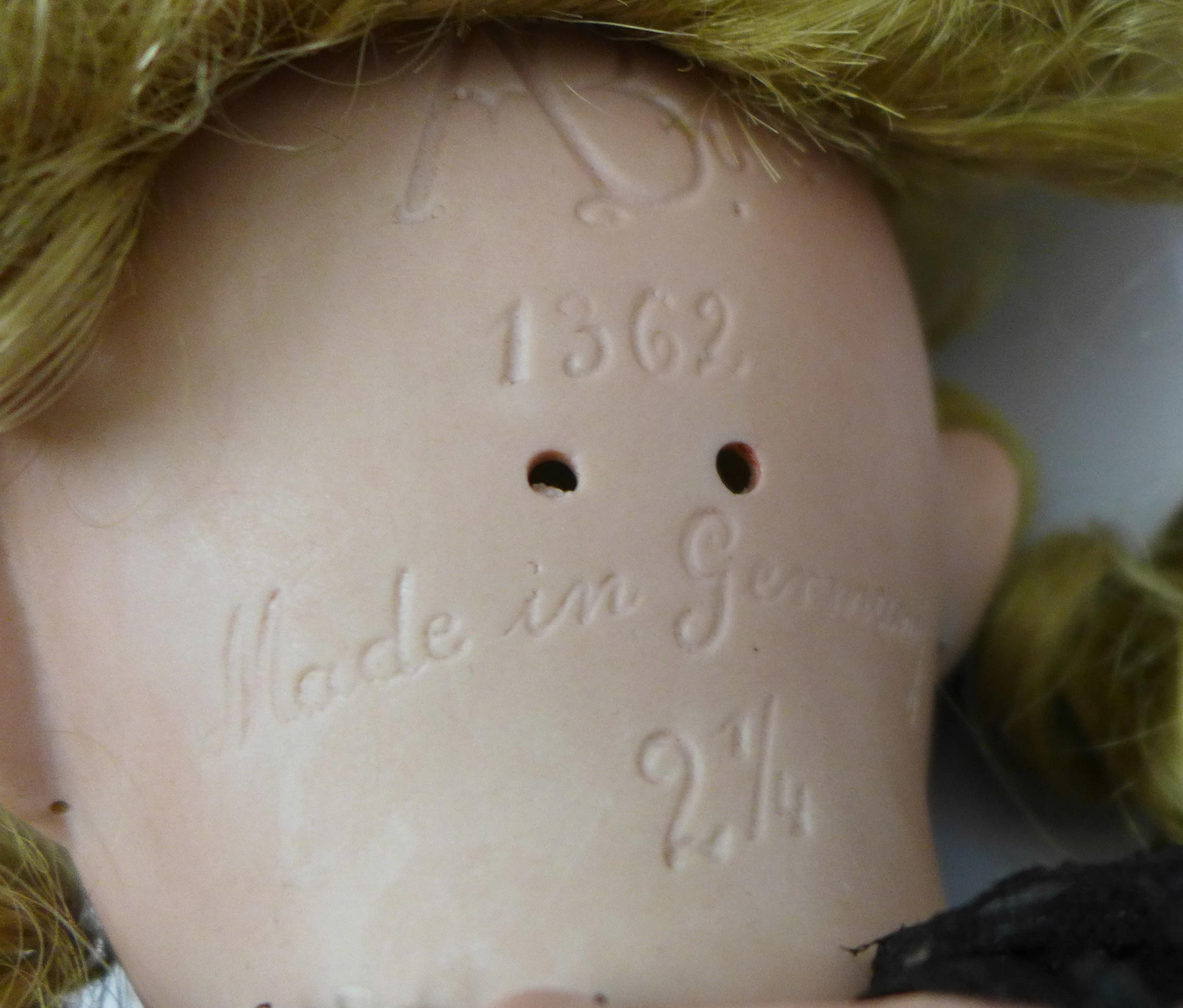 An AB 1362 German doll in original clothes, also marked 2¼, - Image 5 of 5