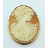 A 9ct gold cameo brooch, 7.