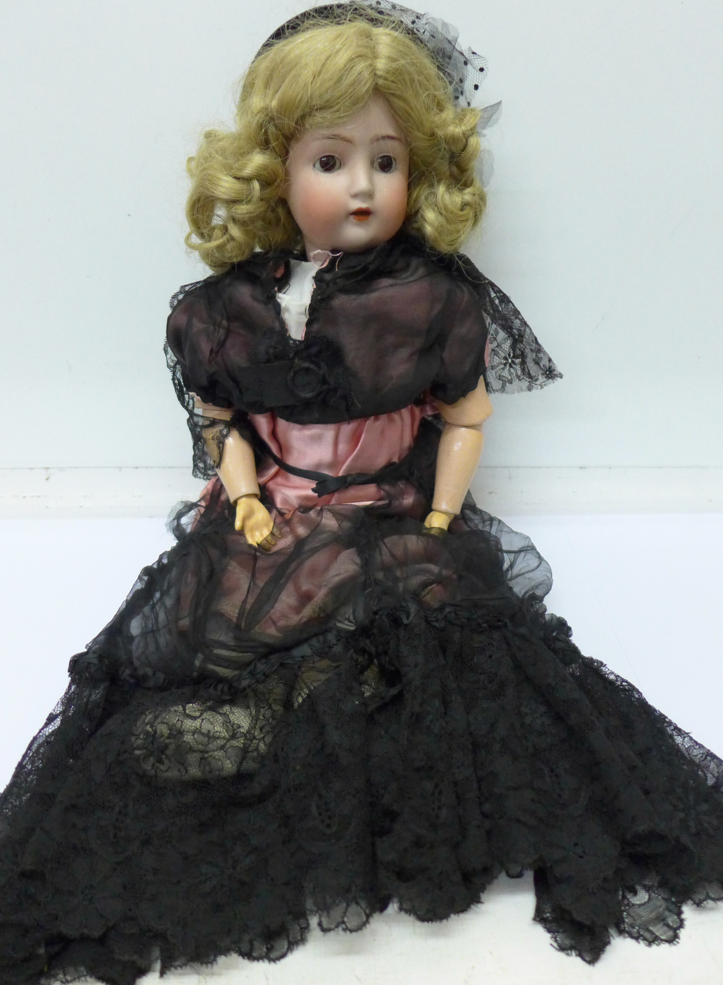 An AB 1362 German doll in original clothes, also marked 2¼,